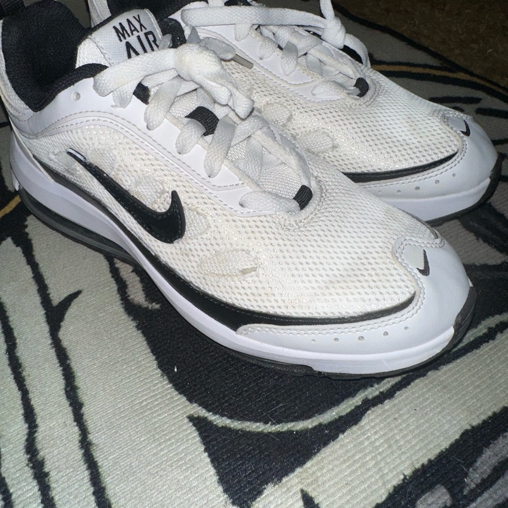 Nike Air Max AP White Black